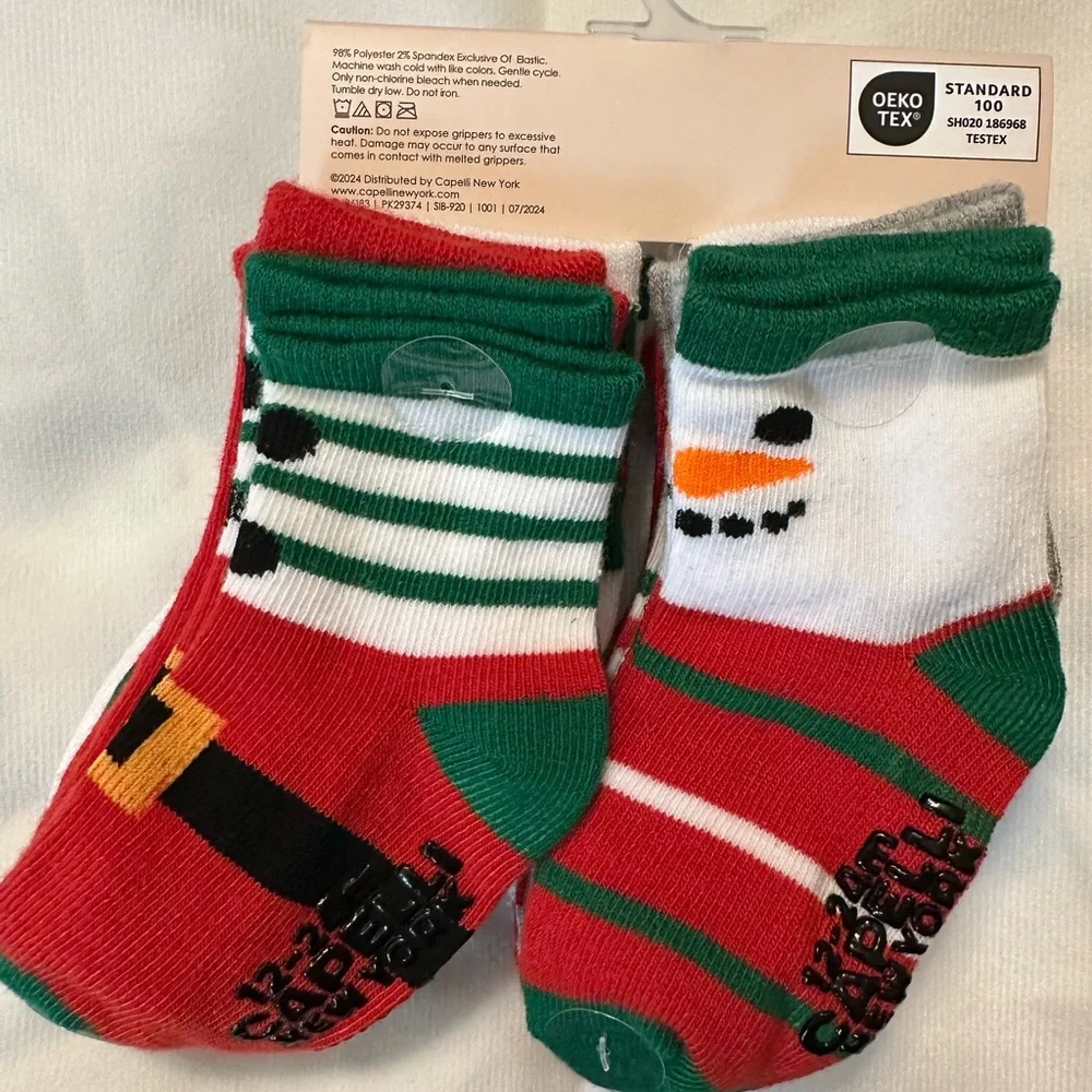 Capelli New York Holiday Socks Set